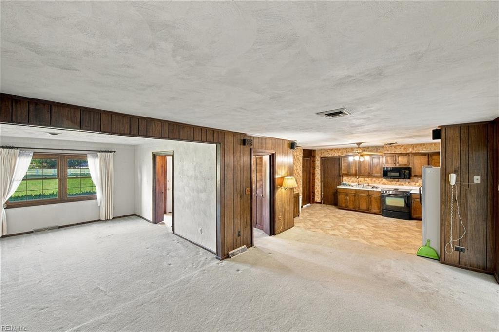 6 Field Dr Property Photo 18