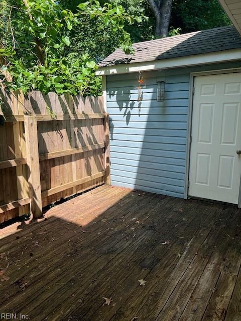 310 Ferdinand Cir Property Photo 17