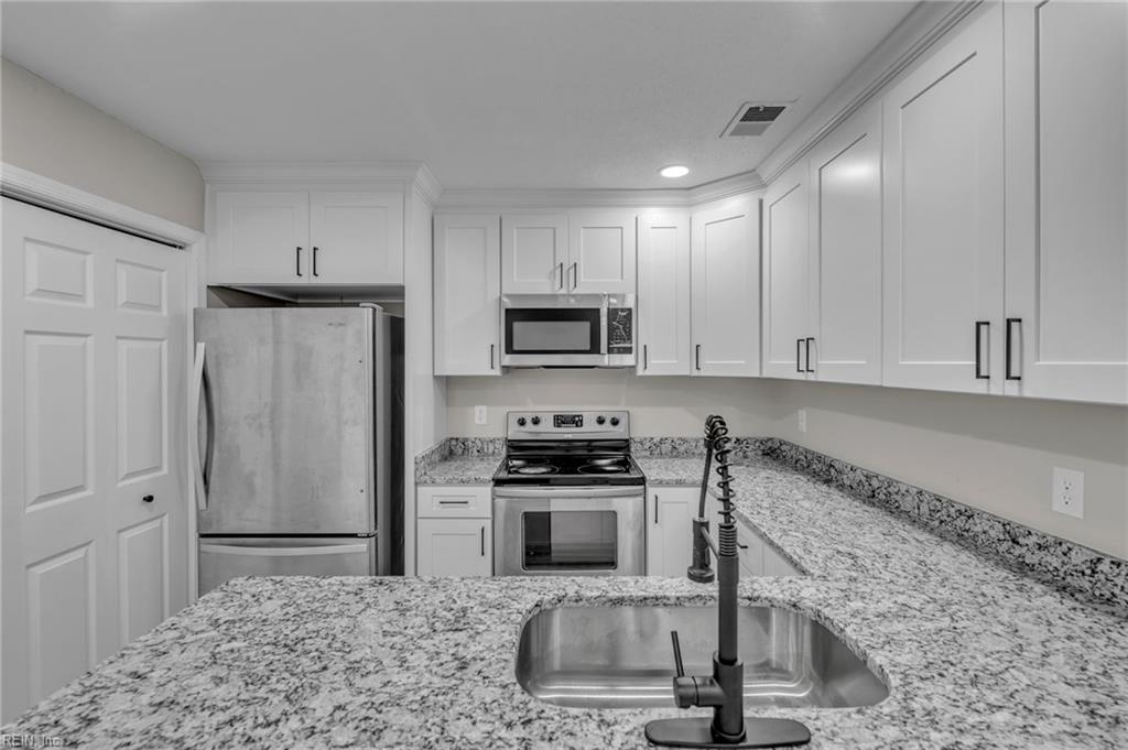 425 Troon Chse Property Photo 15