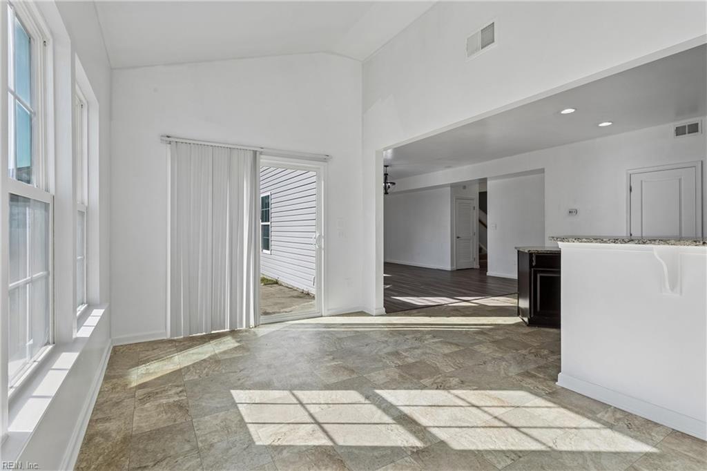514 Loggerhead Dr Property Photo 14
