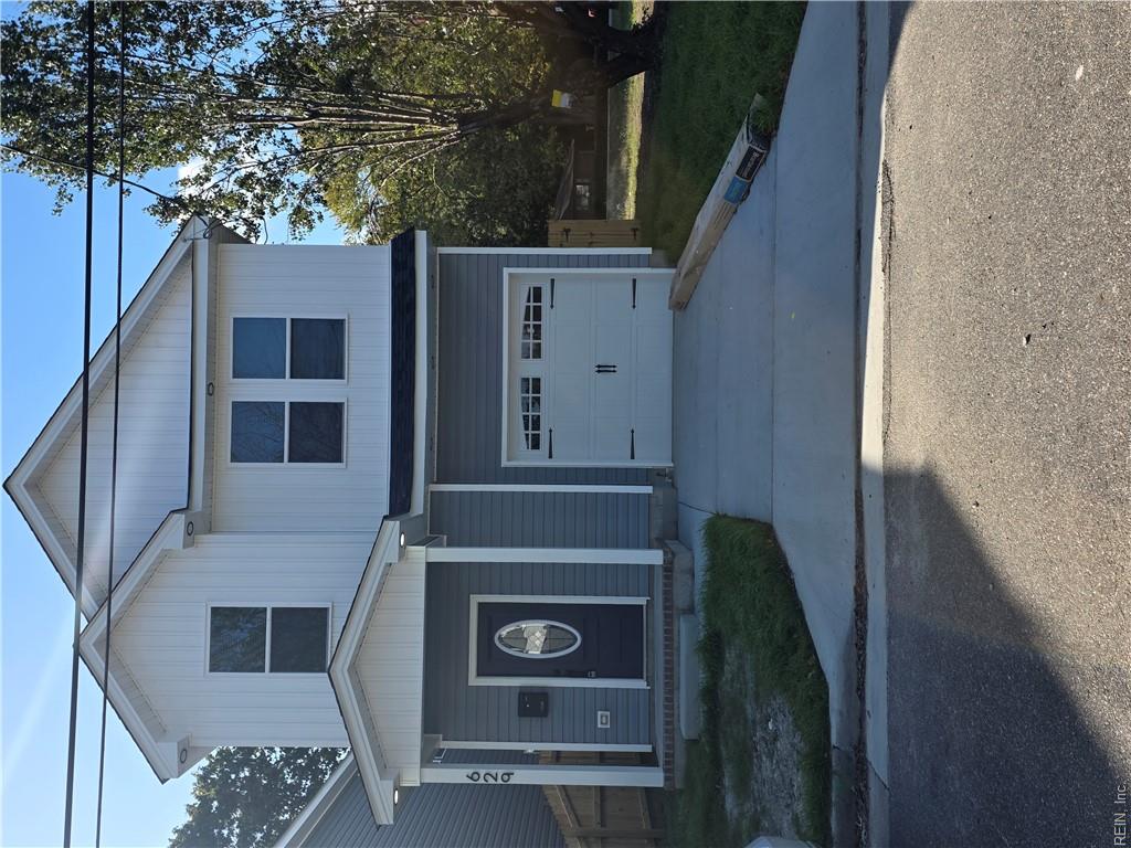 629 Day St Property Photo 1