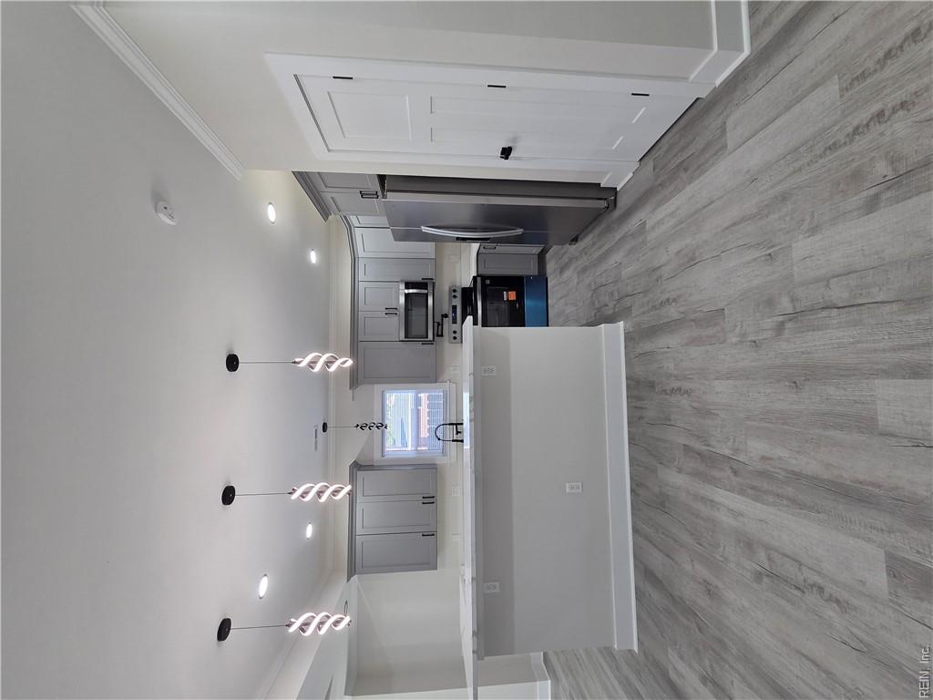 629 Day St Property Photo 11