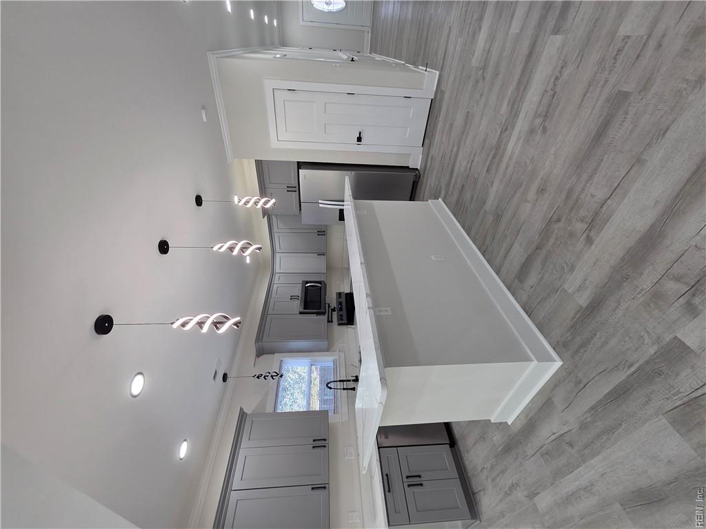 629 Day St Property Photo 12
