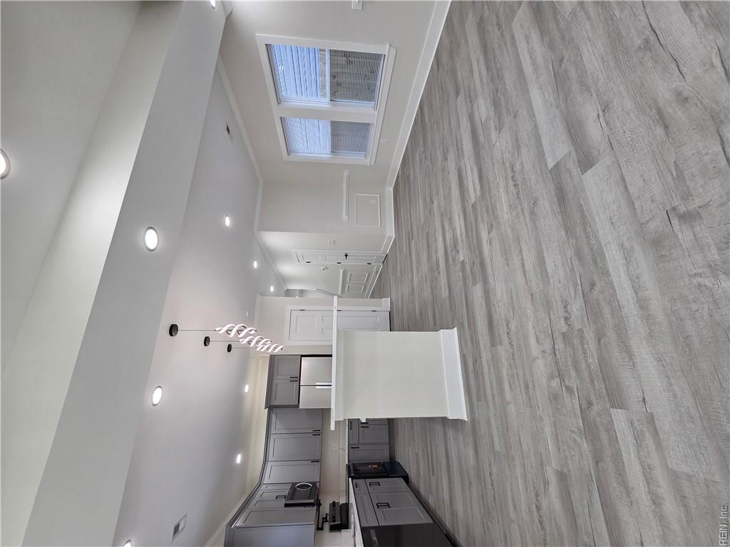 629 Day St Property Photo 15