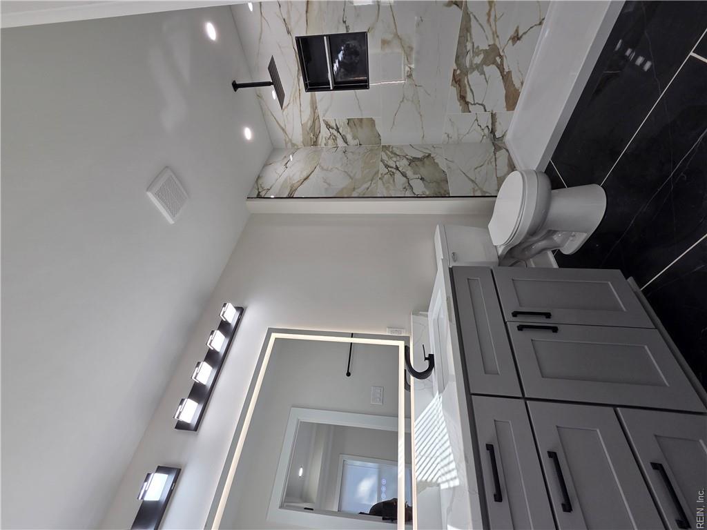 629 Day St Property Photo 27