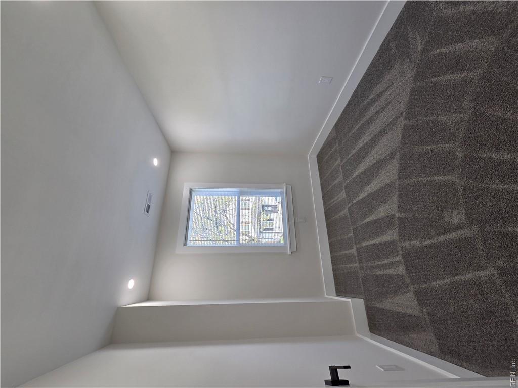 629 Day St Property Photo 30