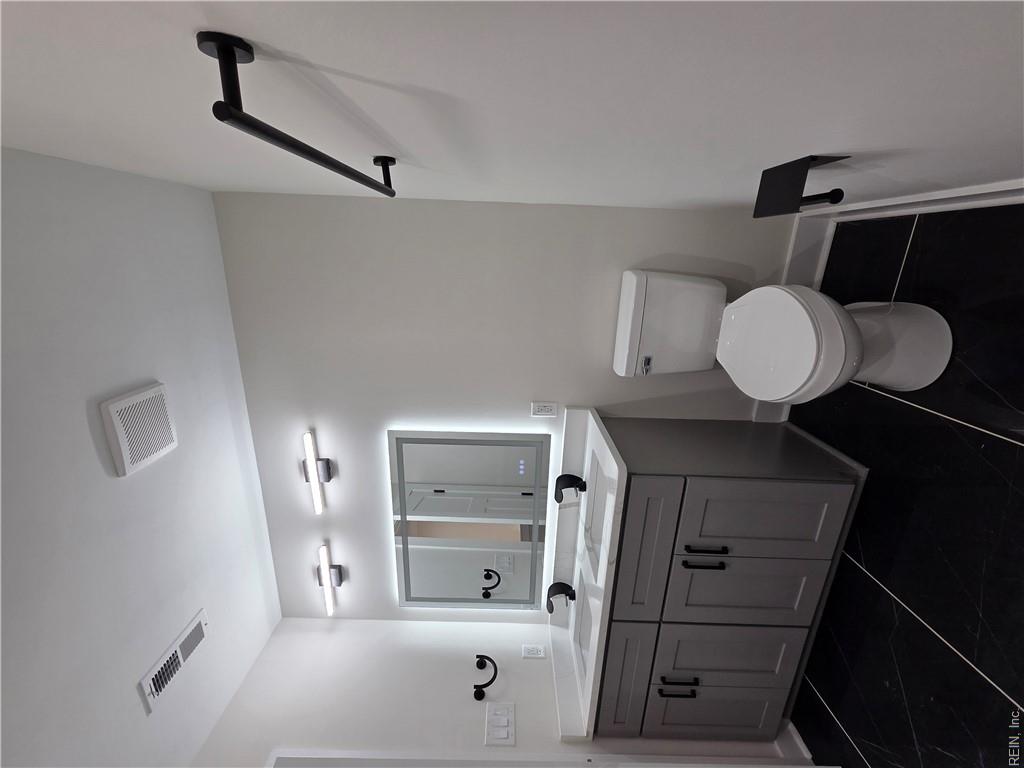 629 Day St Property Photo 31