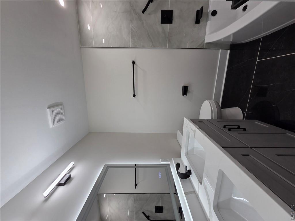 629 Day St Property Photo 32