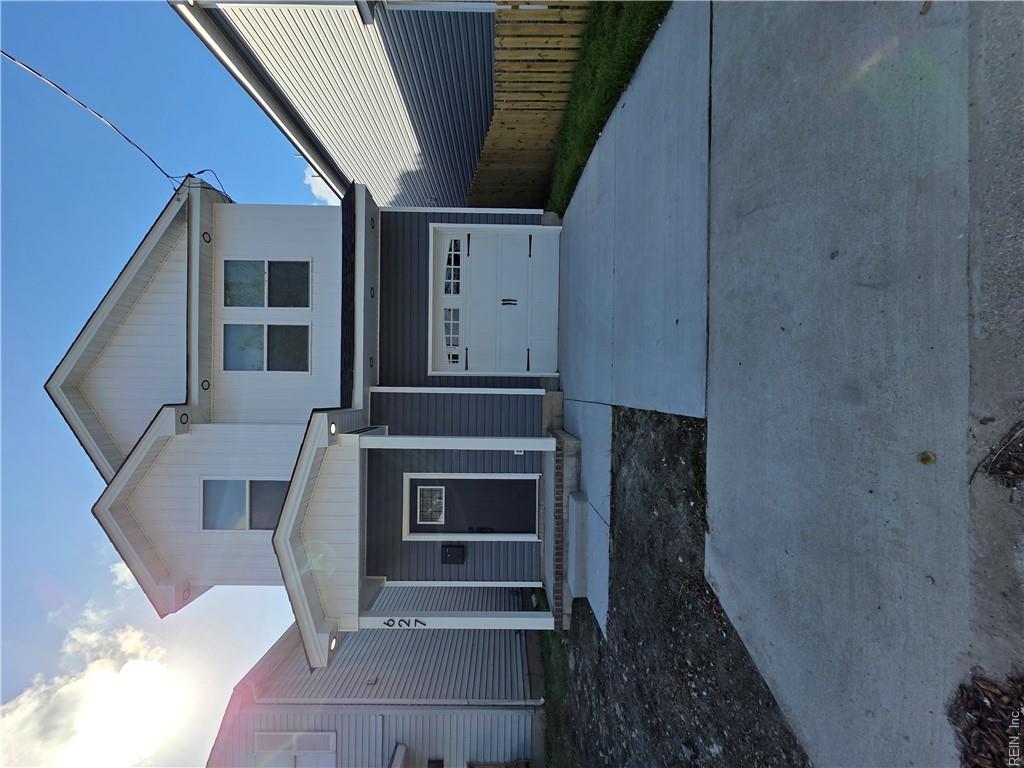 627 Day St Property Photo 1