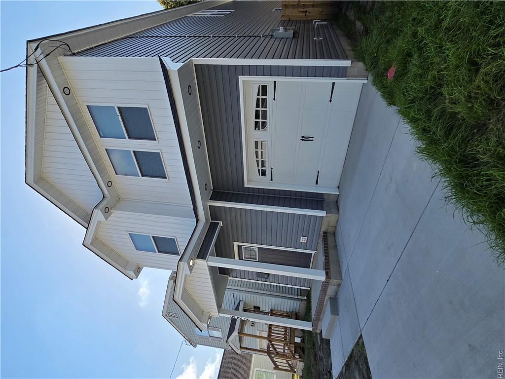 627 Day St Property Photo 2