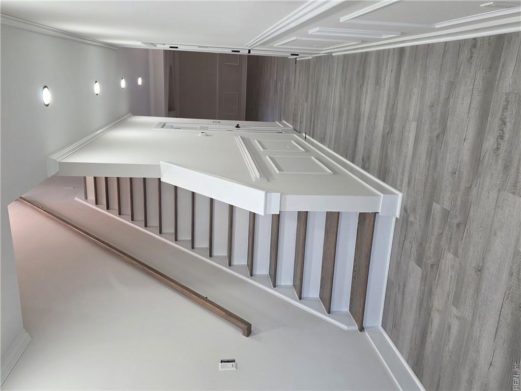 627 Day St Property Photo 5
