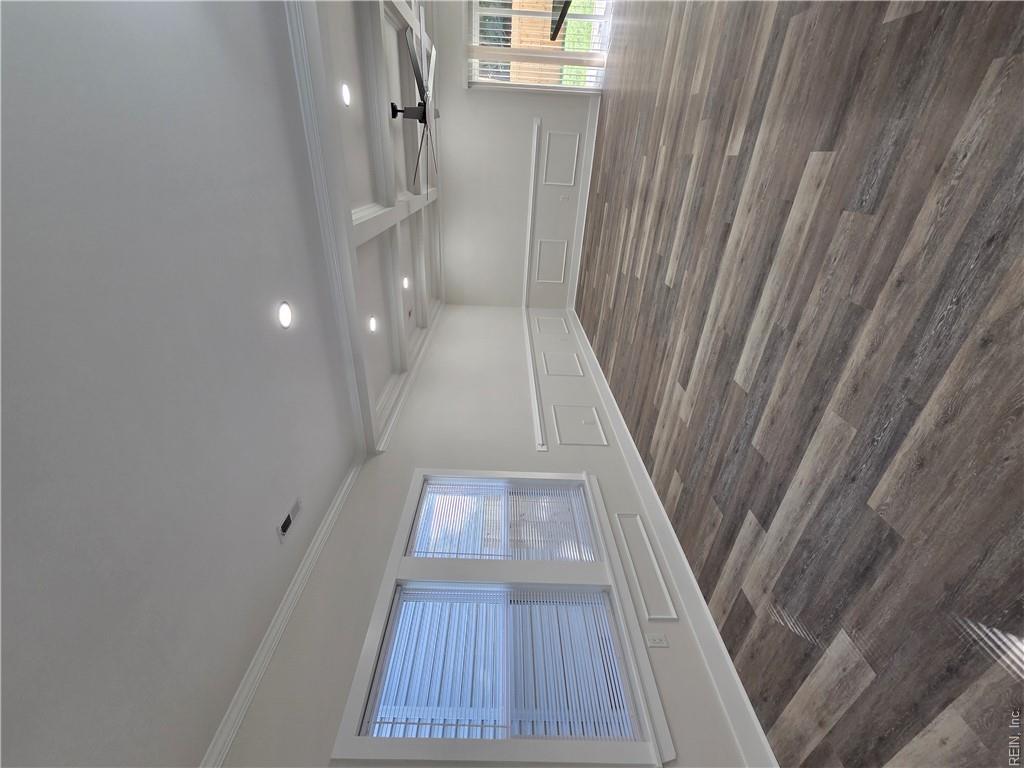 627 Day St Property Photo 6