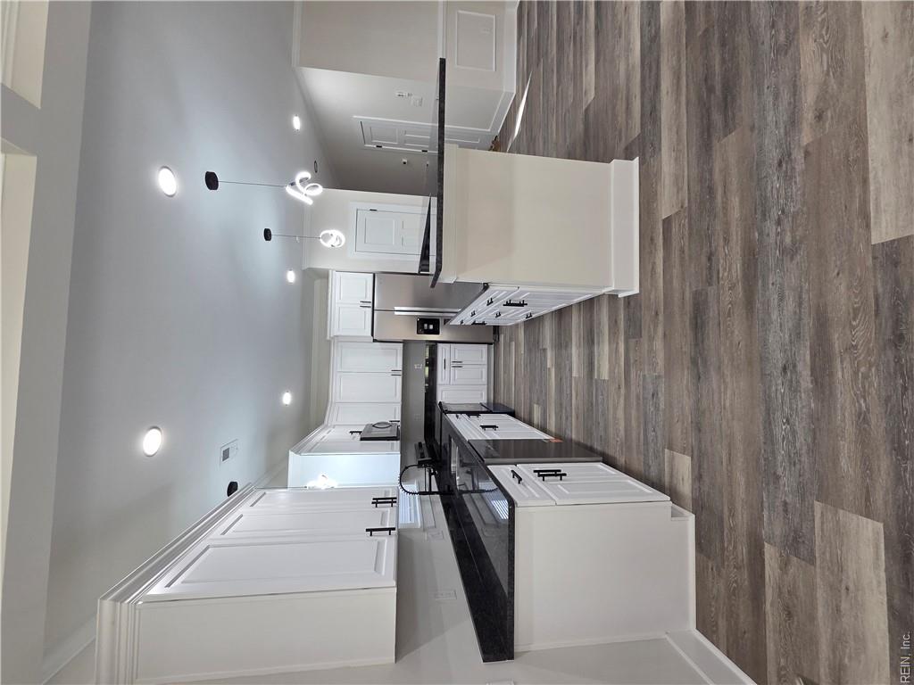 627 Day St Property Photo 10