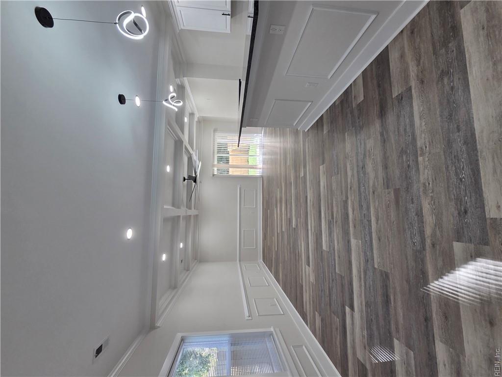 627 Day St Property Photo 15