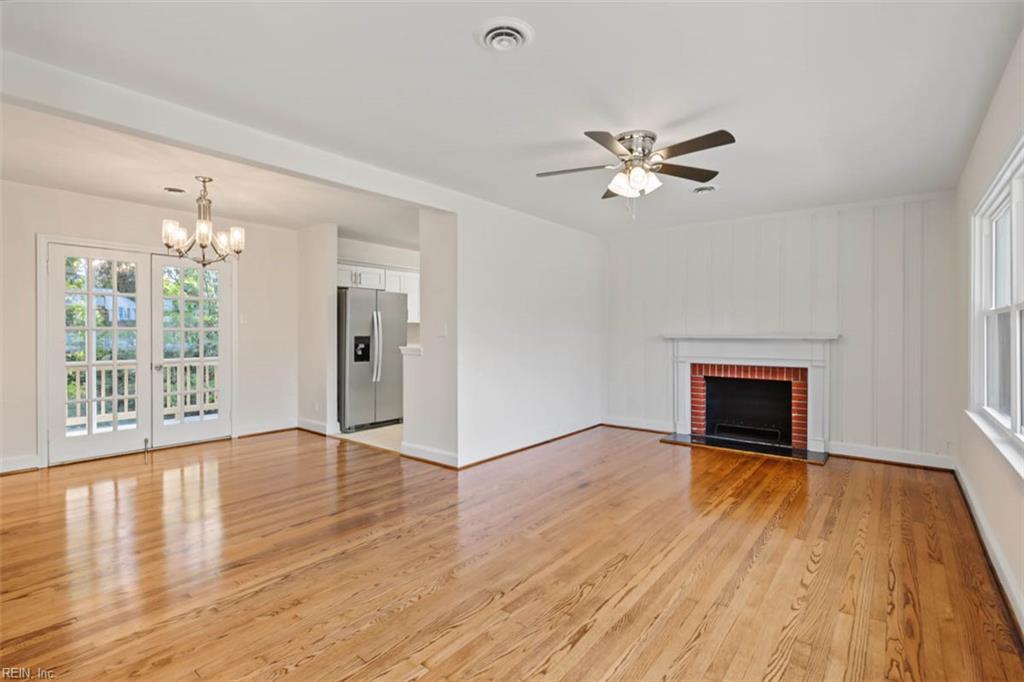 686 Winthrop Rd Property Photo 8