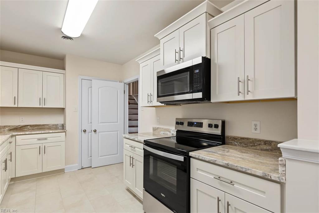 686 Winthrop Rd Property Photo 16