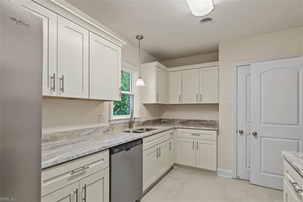 686 Winthrop Rd Property Photo 17
