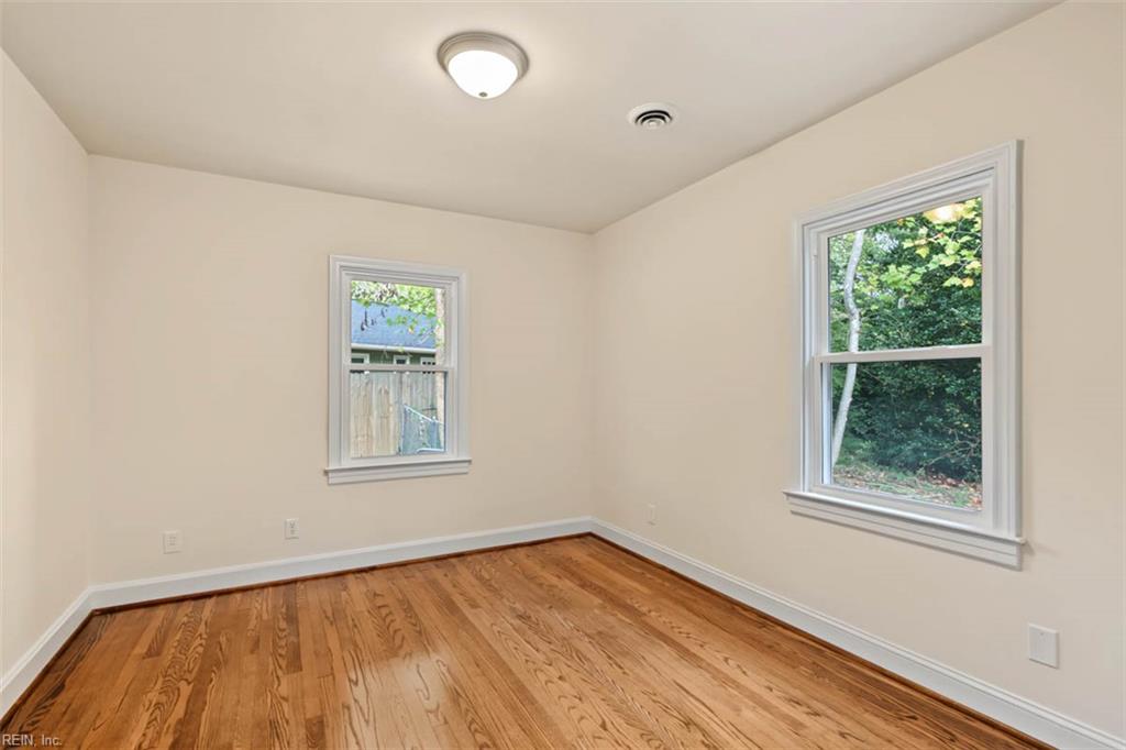 686 Winthrop Rd Property Photo 29