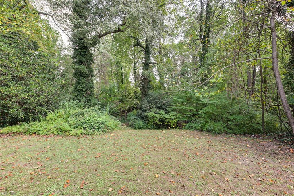 686 Winthrop Rd Property Photo 36