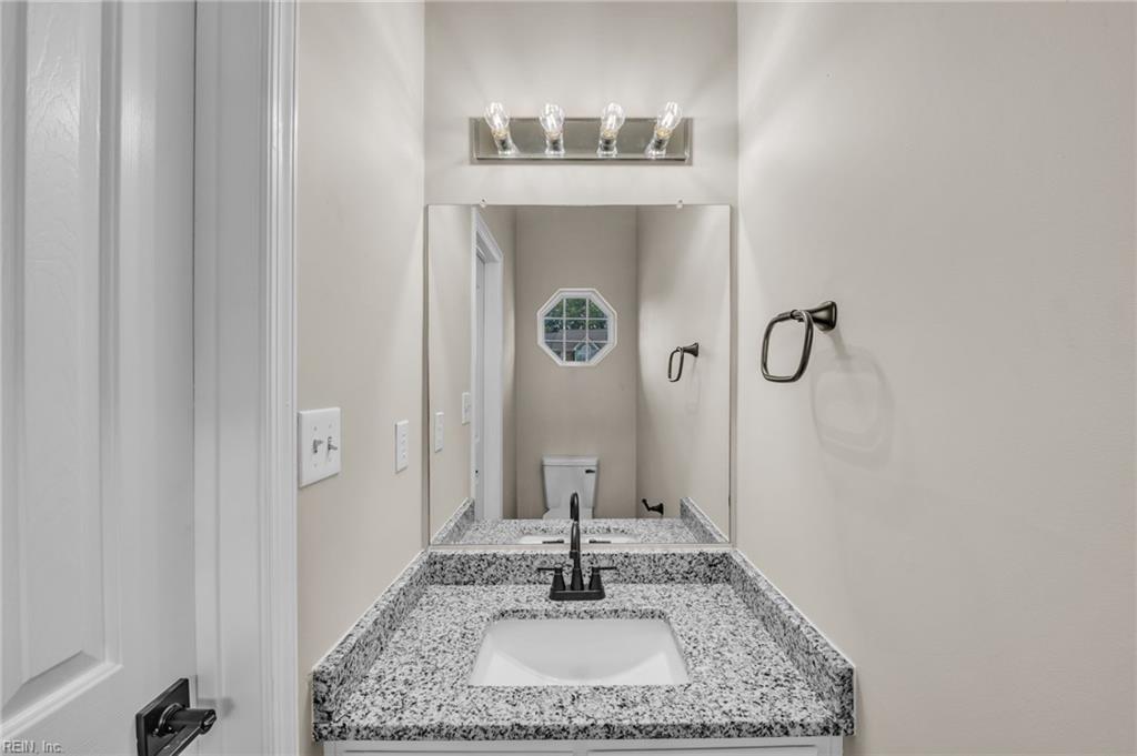 720 Hunters Quay Property Photo 8