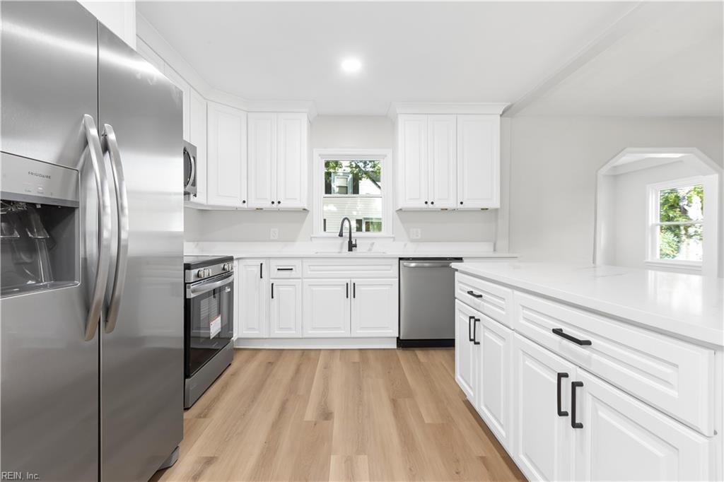 15 Roberts Ct E Property Photo 16