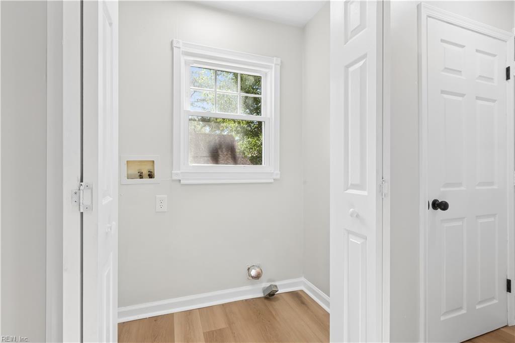 15 Roberts Ct E Property Photo 18