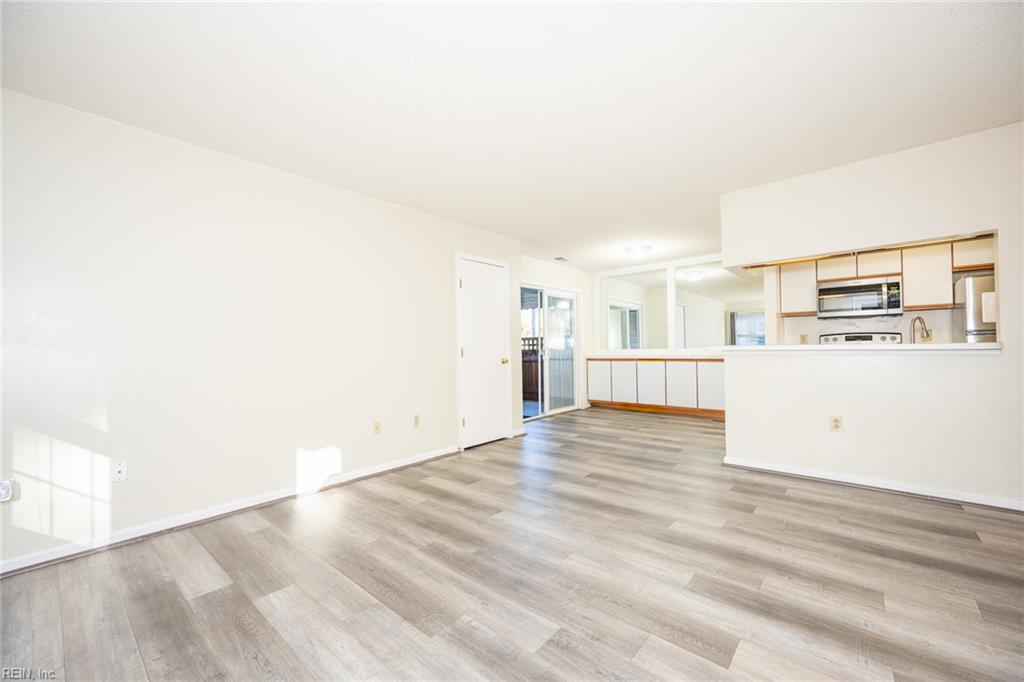 321 Wimbledon Chse Property Photo 5
