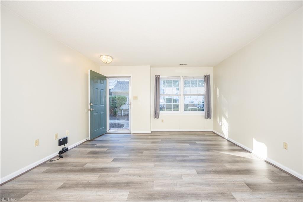 321 Wimbledon Chse Property Photo 12