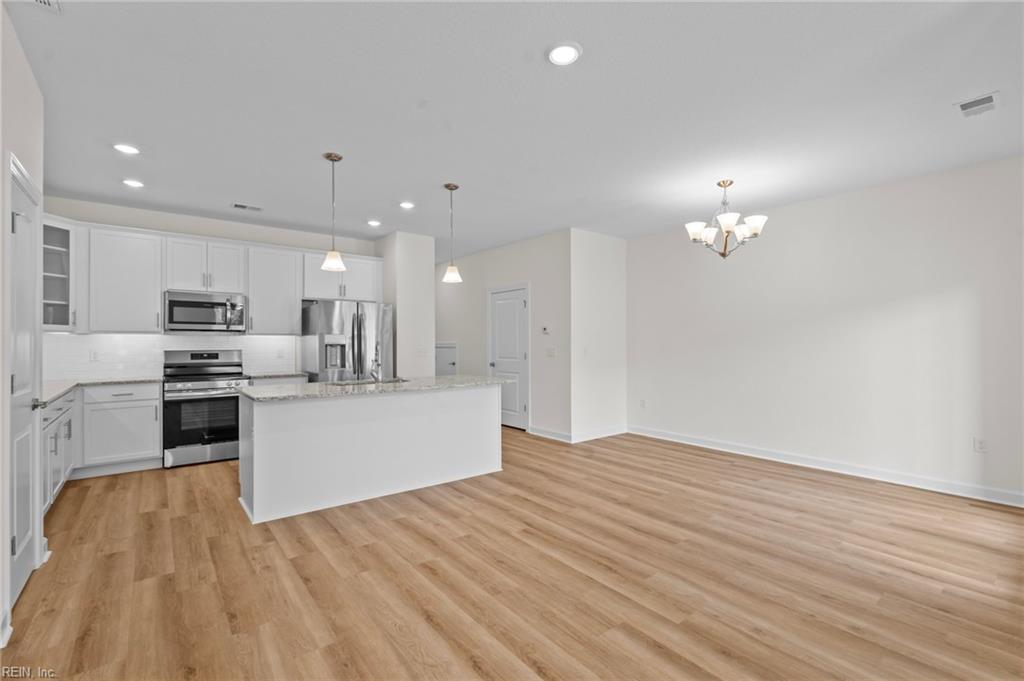 4908 Apricot Way Property Photo 7