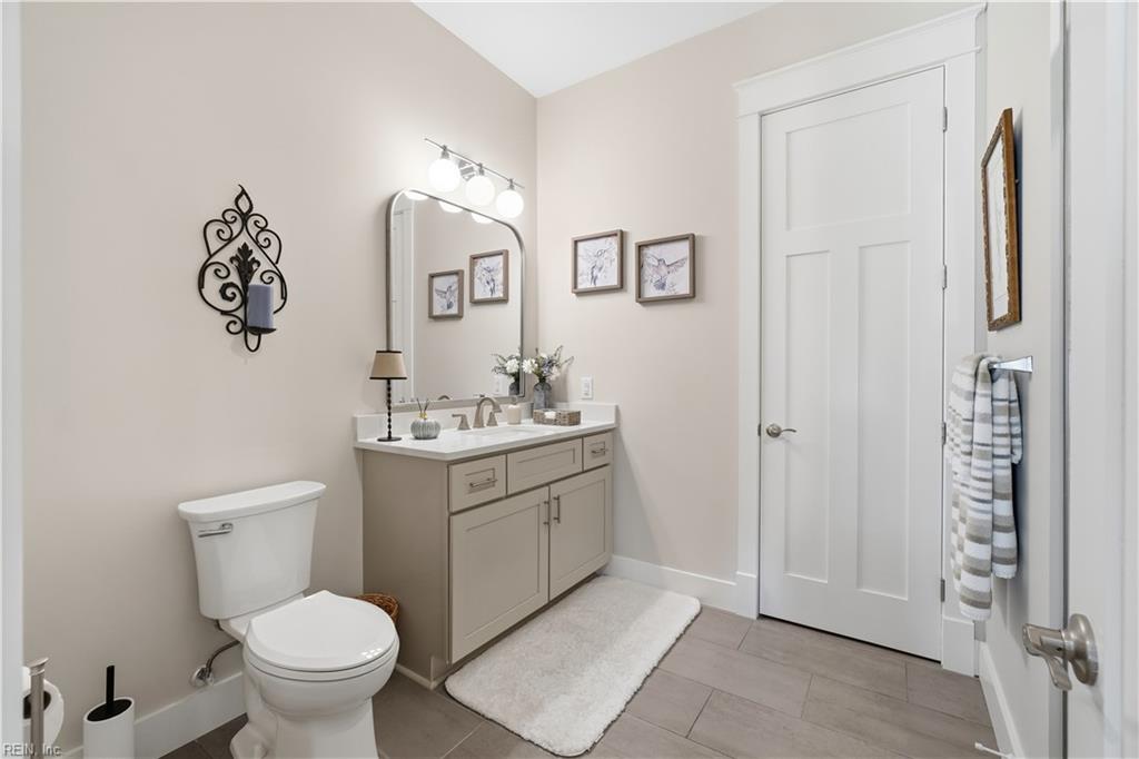 20376 Hayes Ln Property Photo 28