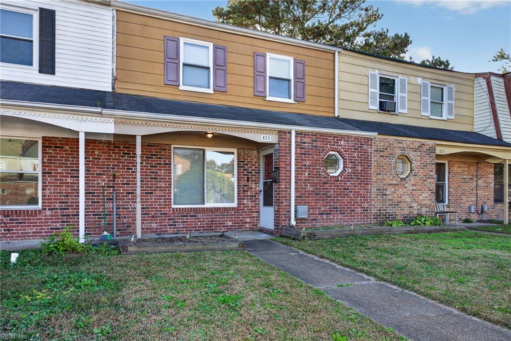 823 Lake Edward Dr Property Photo 1