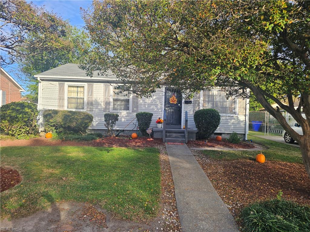 7008 University Dr Property Photo 1