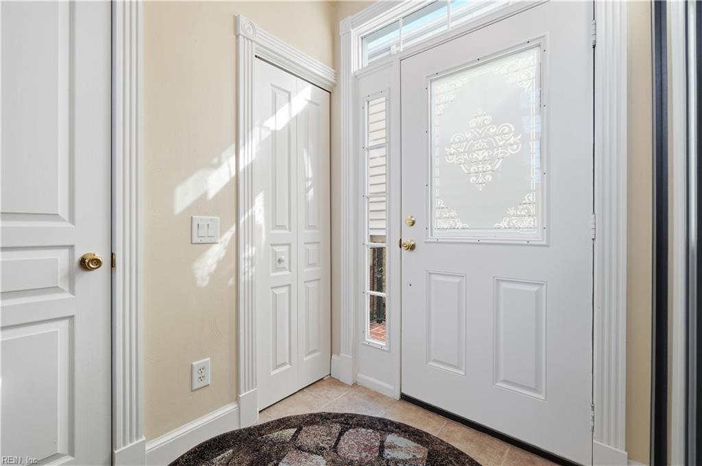 1061 Bay Breeze Dr Property Photo 3
