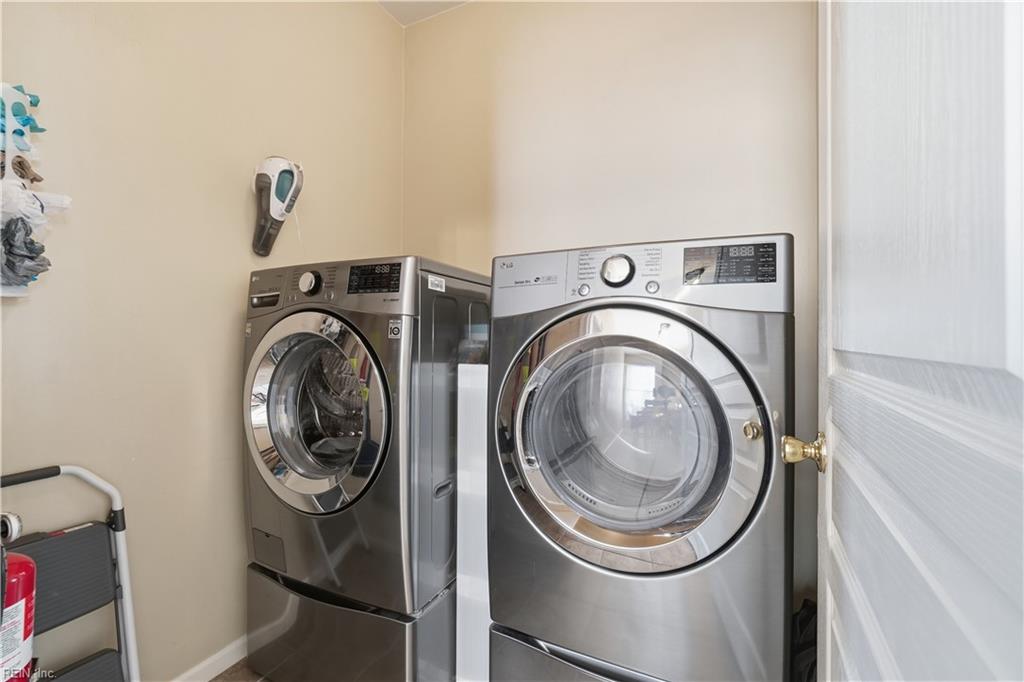 1061 Bay Breeze Dr Property Photo 14