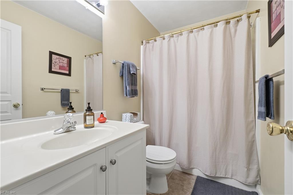 1061 Bay Breeze Dr Property Photo 28