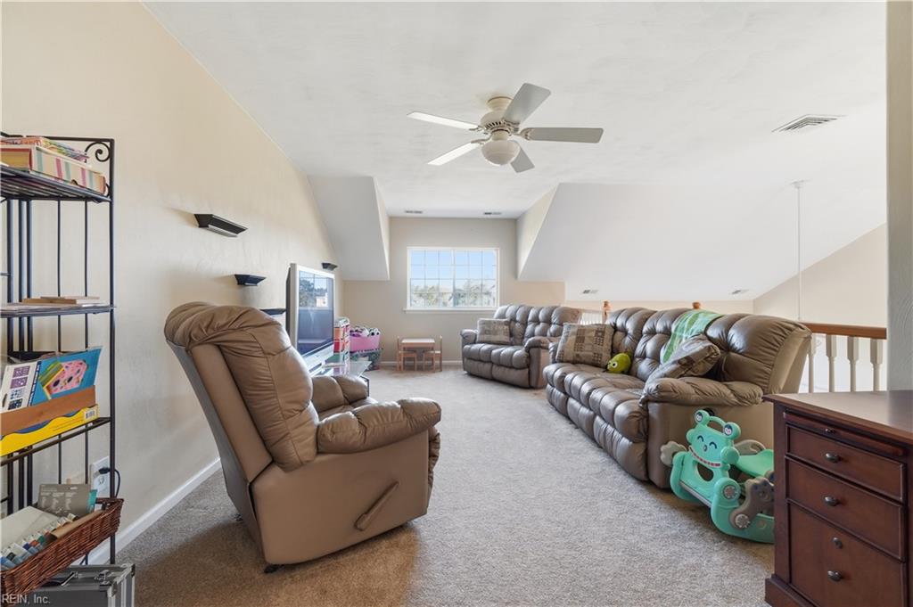 1061 Bay Breeze Dr Property Photo 29