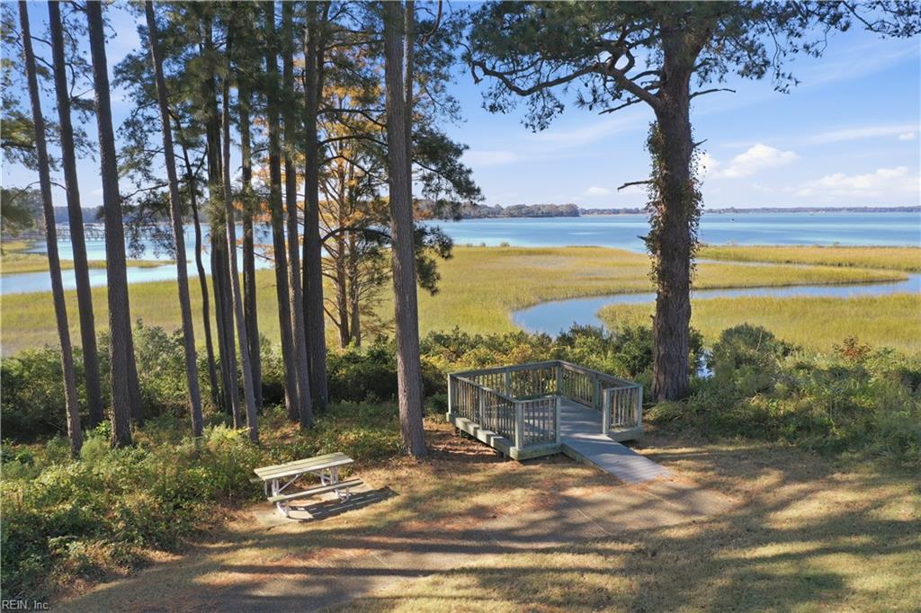 1061 Bay Breeze Dr Property Photo 39