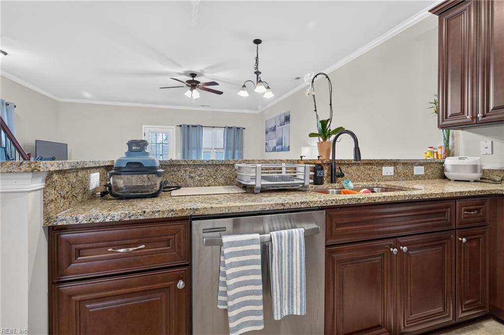 200 Astra Ln Property Photo 6