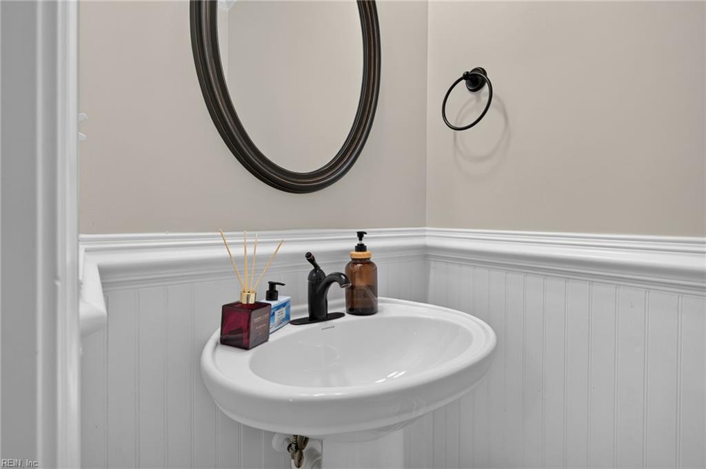 200 Astra Ln Property Photo 8