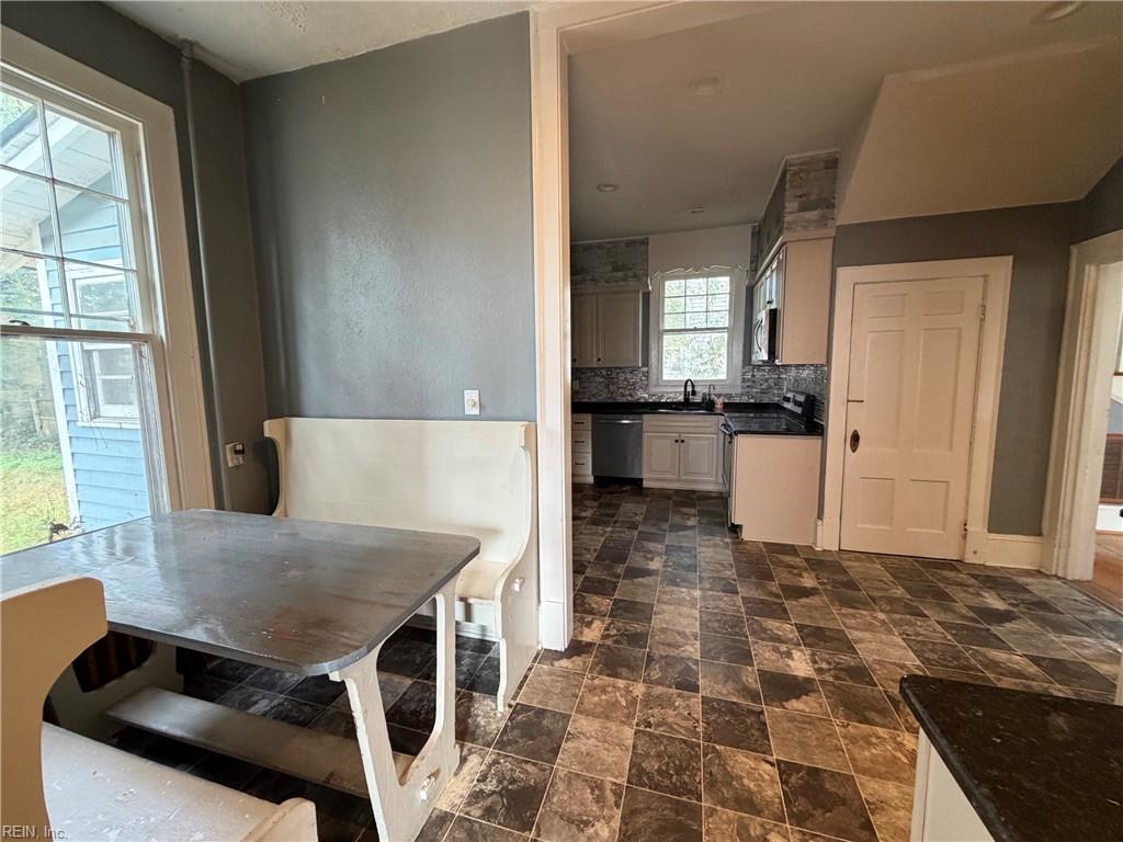 215 Linden Ave Property Photo 2