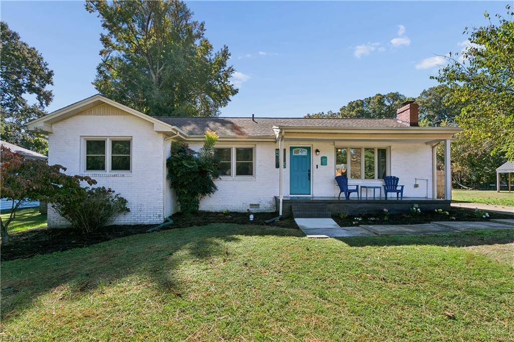 555 Blount Point Rd Property Photo 1