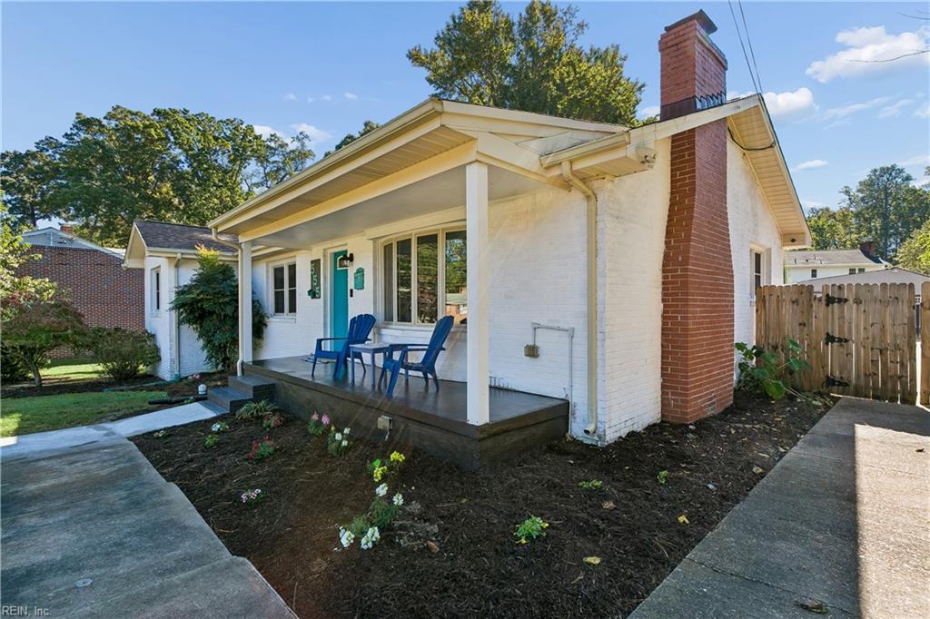 555 Blount Point Rd Property Photo 3