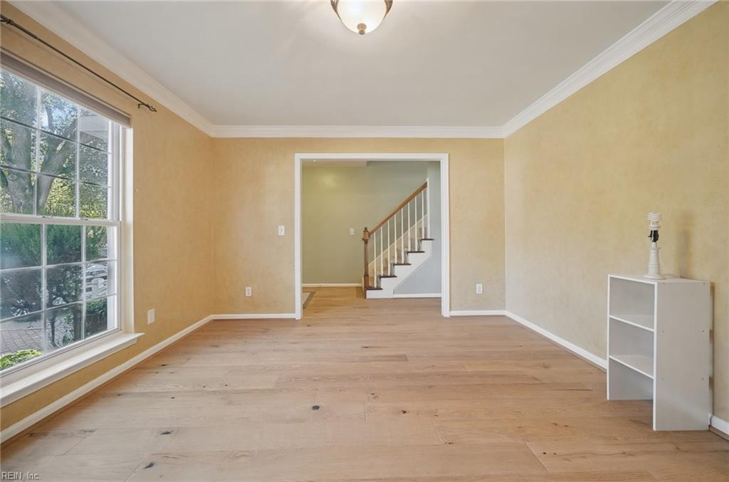 559 Suburban Pw Property Photo 6