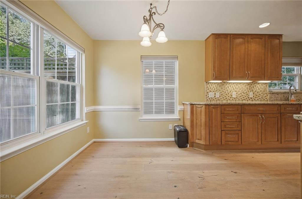 559 Suburban Pw Property Photo 10