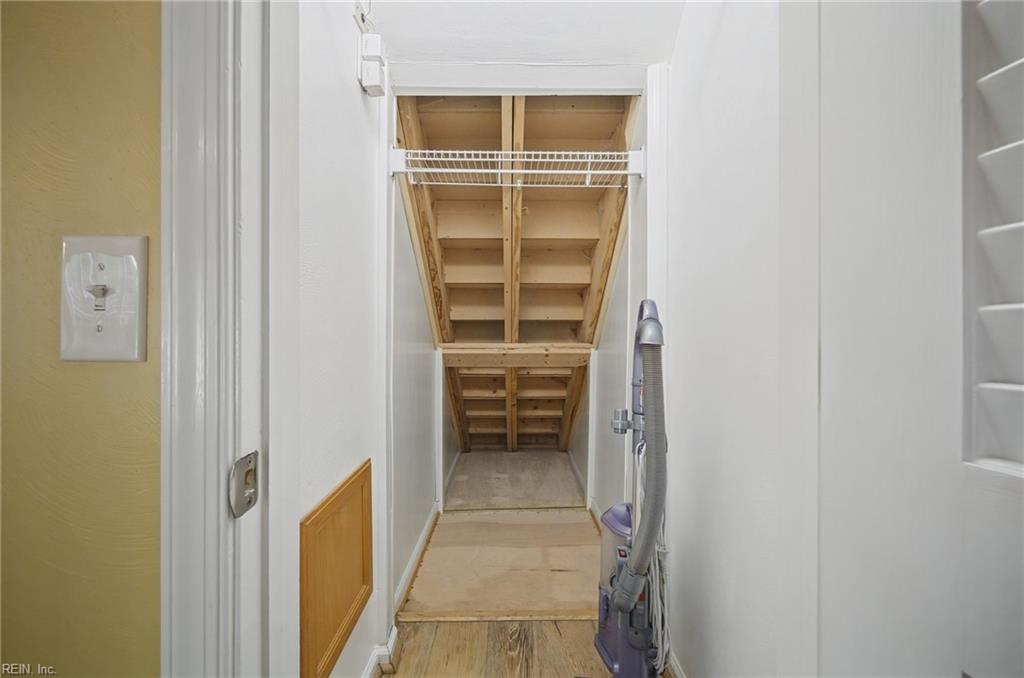 559 Suburban Pw Property Photo 15