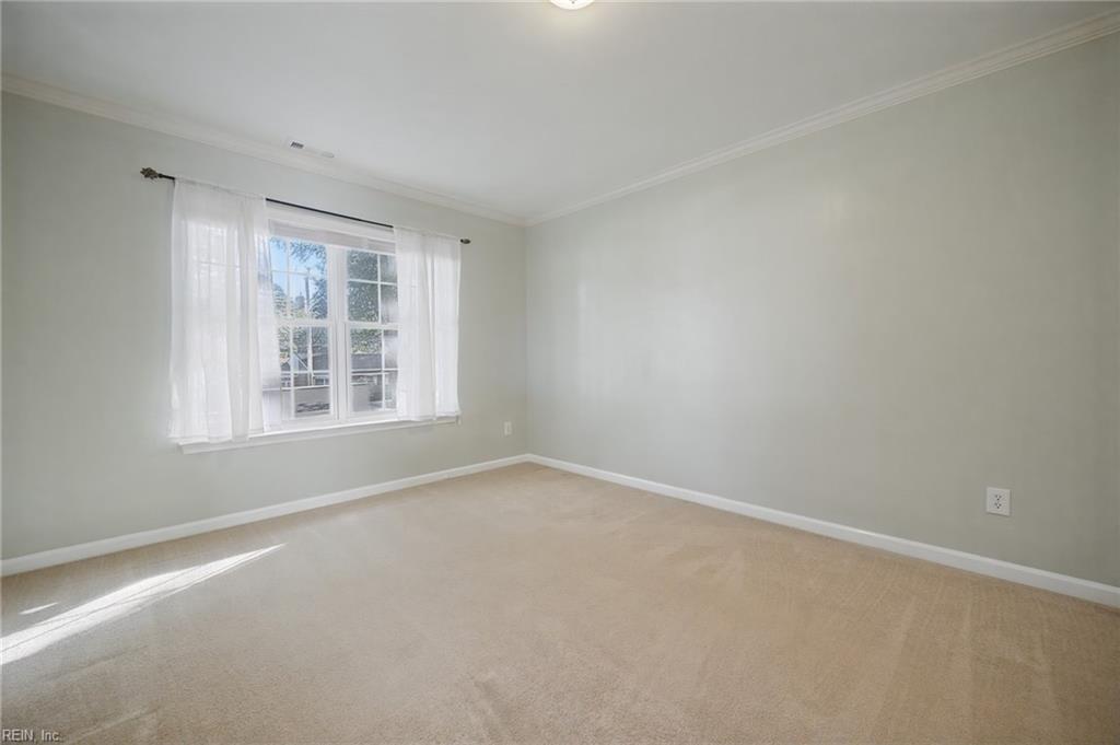 559 Suburban Pw Property Photo 18