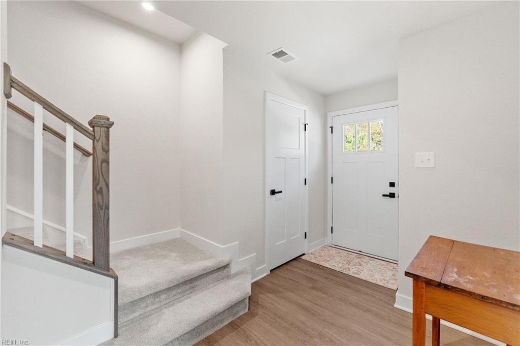 910 Marston St Property Photo 7