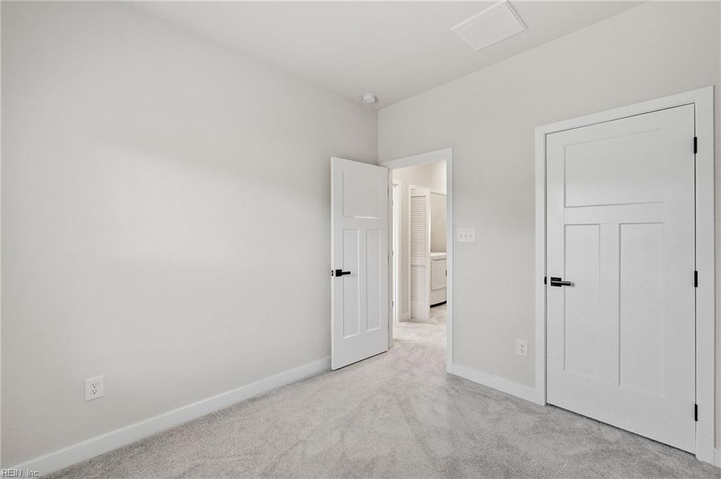 910 Marston St Property Photo 29