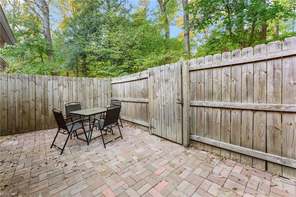 108 Farmstead Pl Property Photo 3
