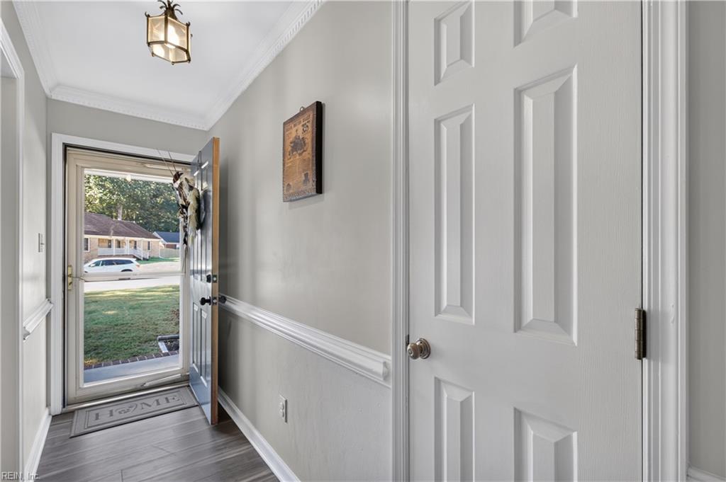405 Bridle Ct Property Photo 4